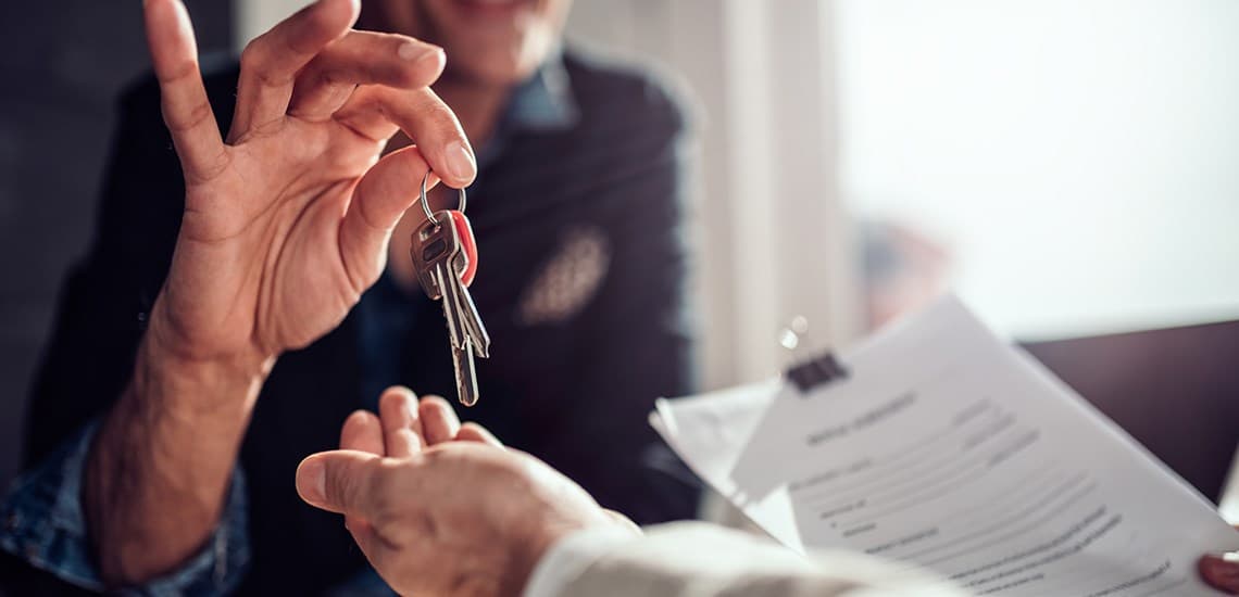 Keys handed over after selling a home privately on MLS®